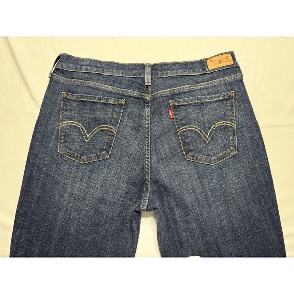 Levis Women's Dark Wash Bootcut Blue Denim Jeans - Size 12M (34x31.5) - Picture 4 of 6
